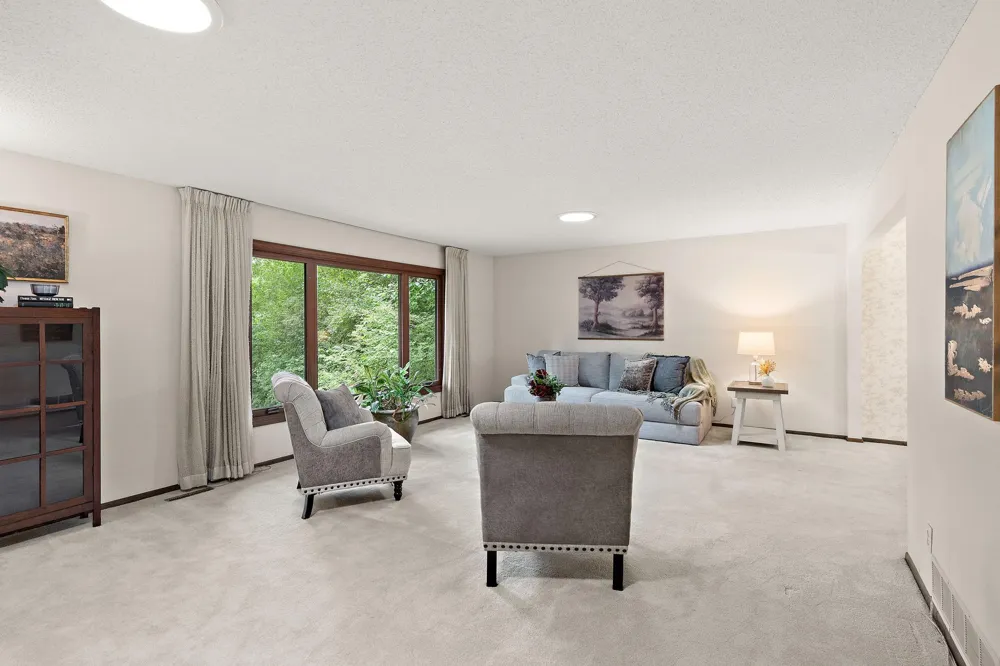 2101 Sheridan Hills Road Minnetonka, MN 55391