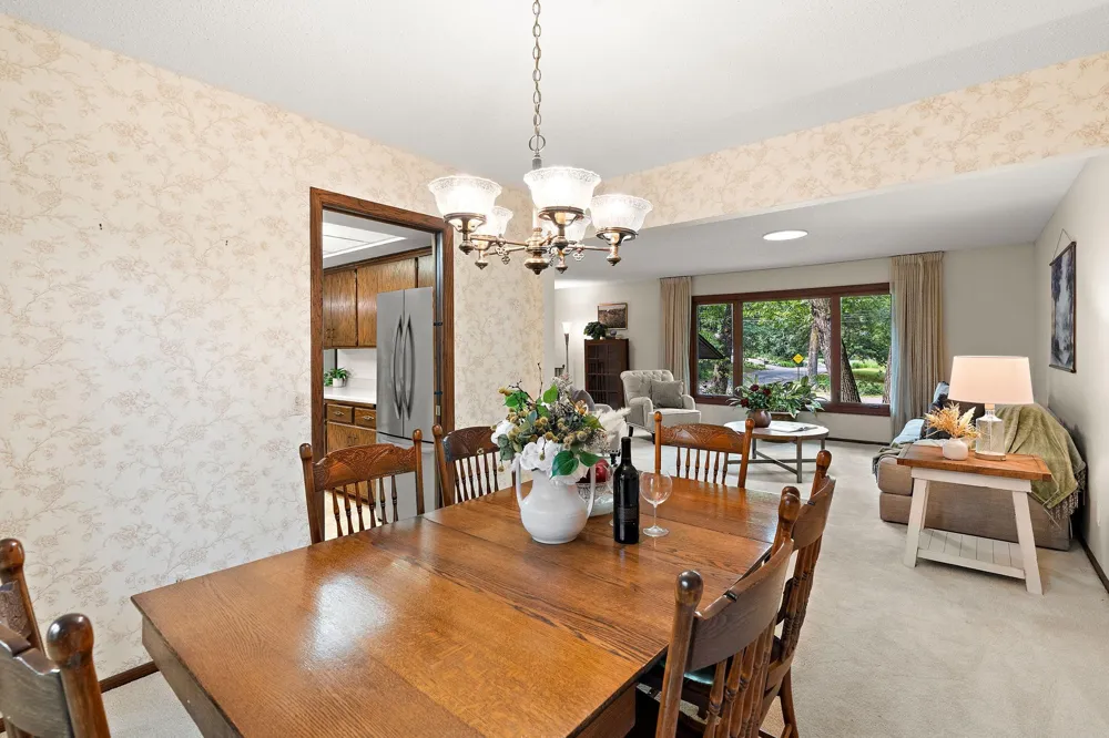 2101 Sheridan Hills Road Minnetonka, MN 55391