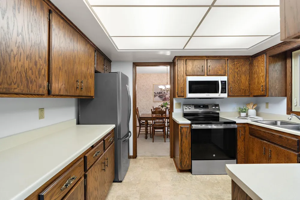 2101 Sheridan Hills Road Minnetonka, MN 55391