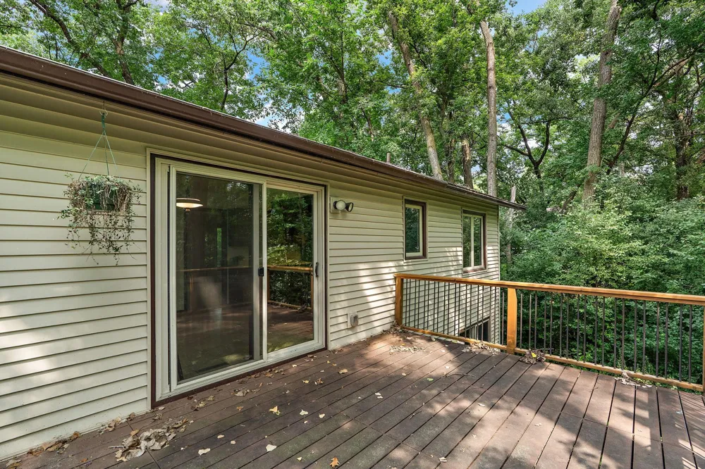 2101 Sheridan Hills Road Minnetonka, MN 55391