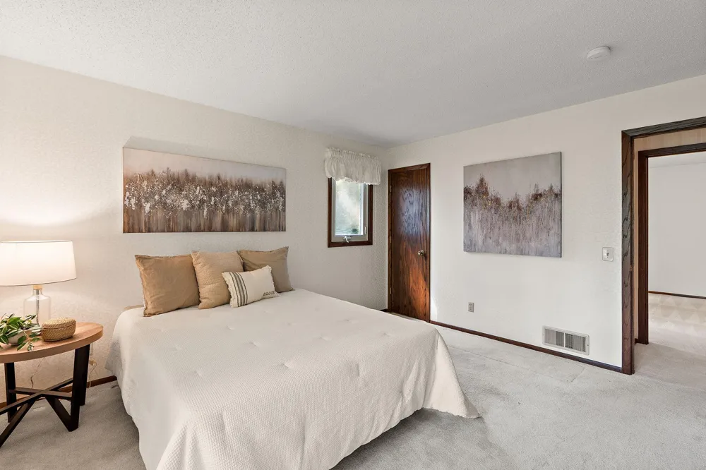 2101 Sheridan Hills Road Minnetonka, MN 55391