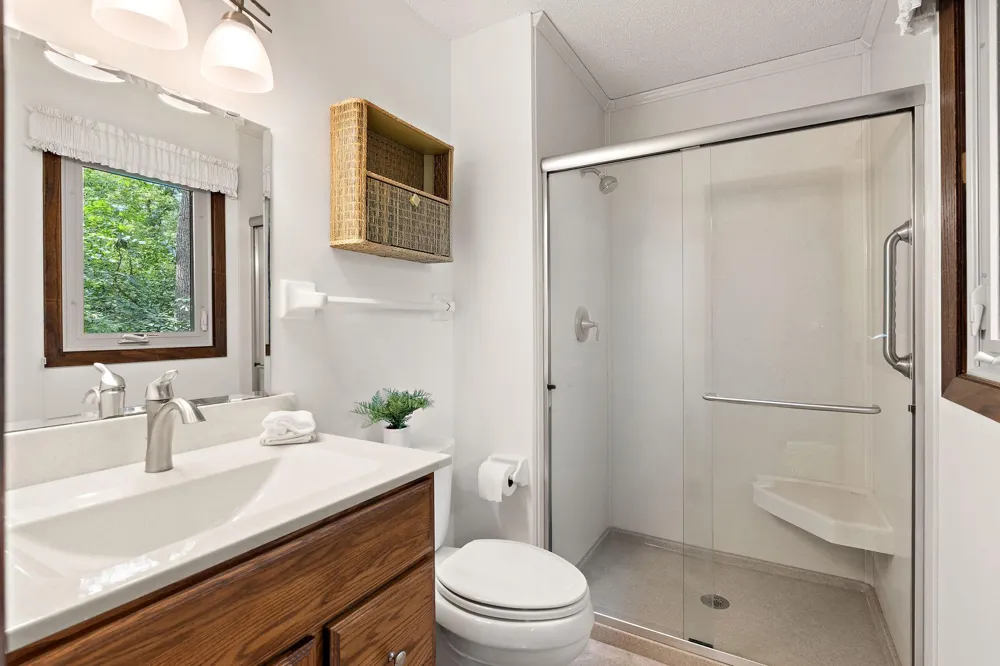2101 Sheridan Hills Road Minnetonka, MN 55391
