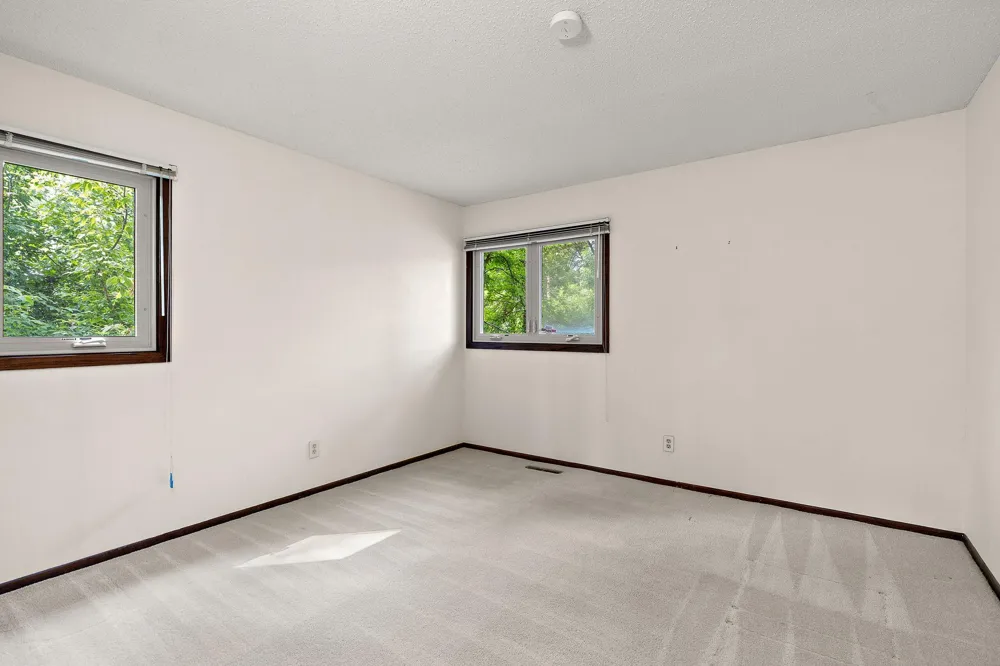 2101 Sheridan Hills Road Minnetonka, MN 55391