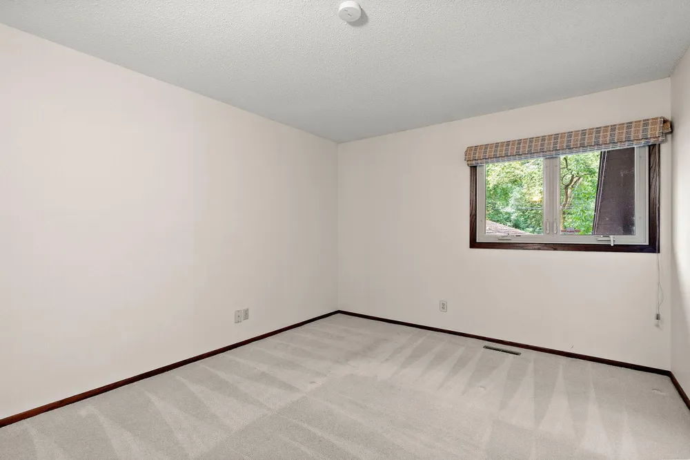2101 Sheridan Hills Road Minnetonka, MN 55391