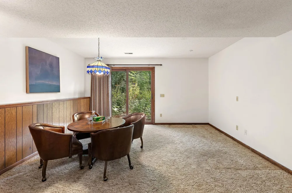 2101 Sheridan Hills Road Minnetonka, MN 55391