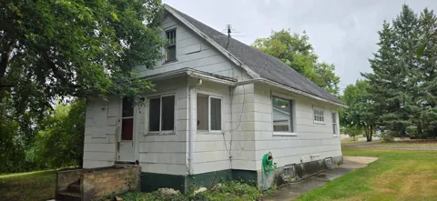 119 Red Lake Avenue SW