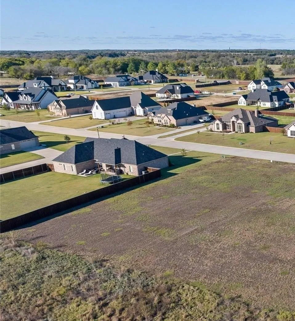 121 Shawnee Trail Pottsboro, TX 75076