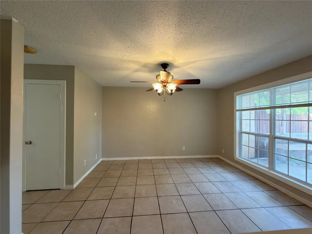 358 Valley Park Drive Garland, TX 75043