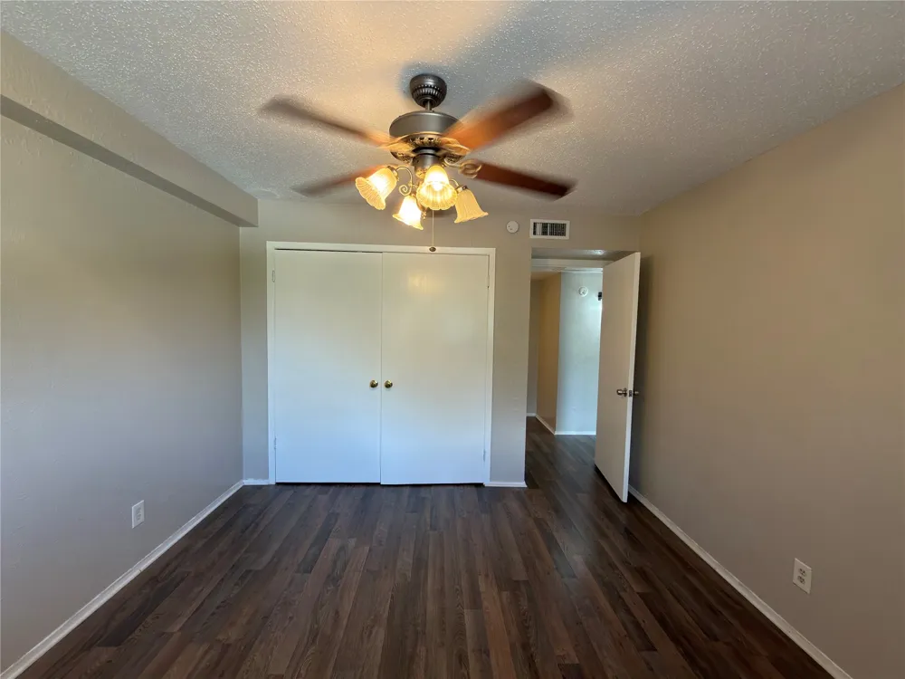 358 Valley Park Drive Garland, TX 75043