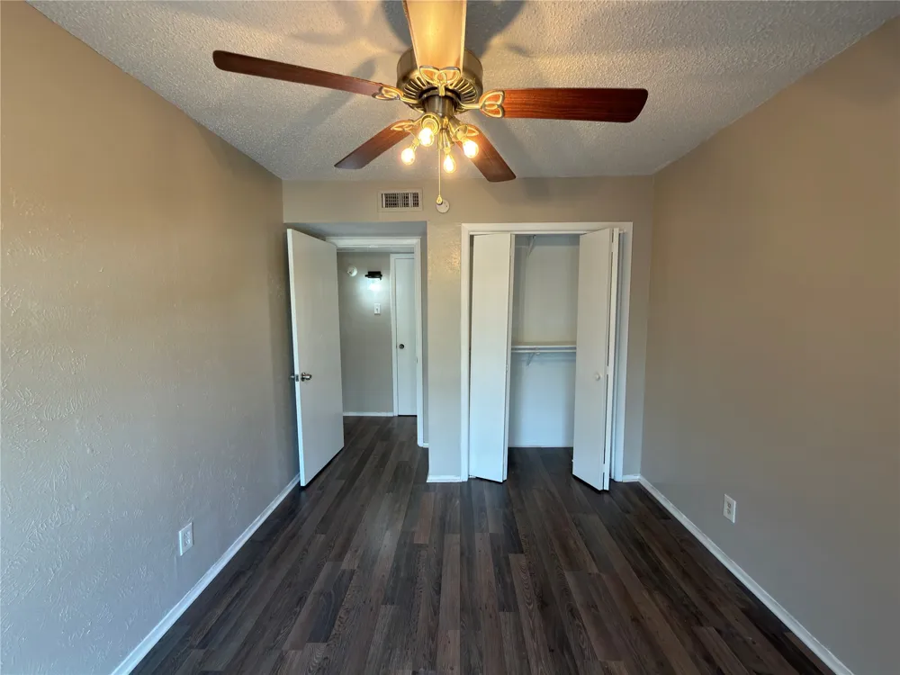 358 Valley Park Drive Garland, TX 75043