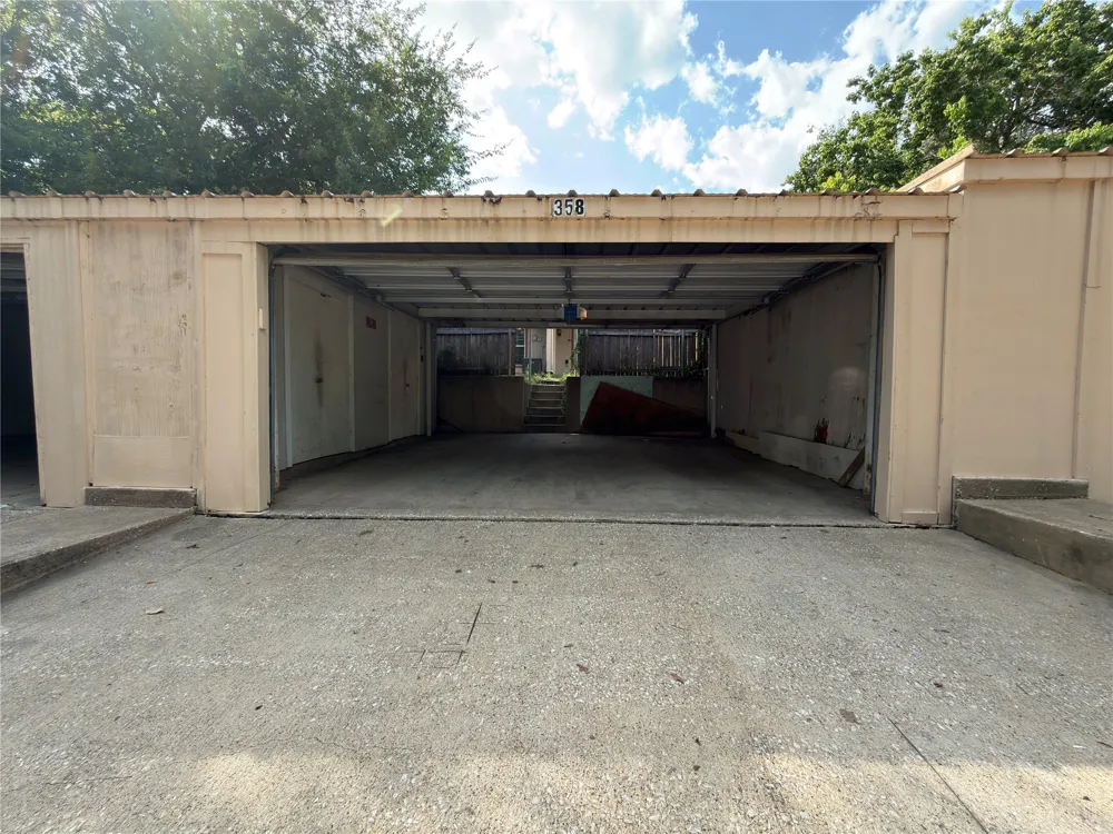 358 Valley Park Drive Garland, TX 75043