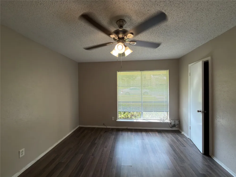 358 Valley Park Drive Garland, TX 75043