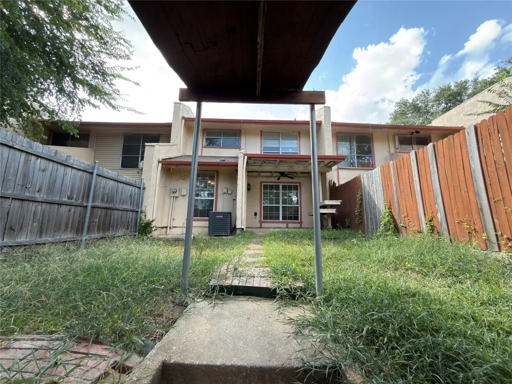 358 Valley Park Drive Garland, TX 75043