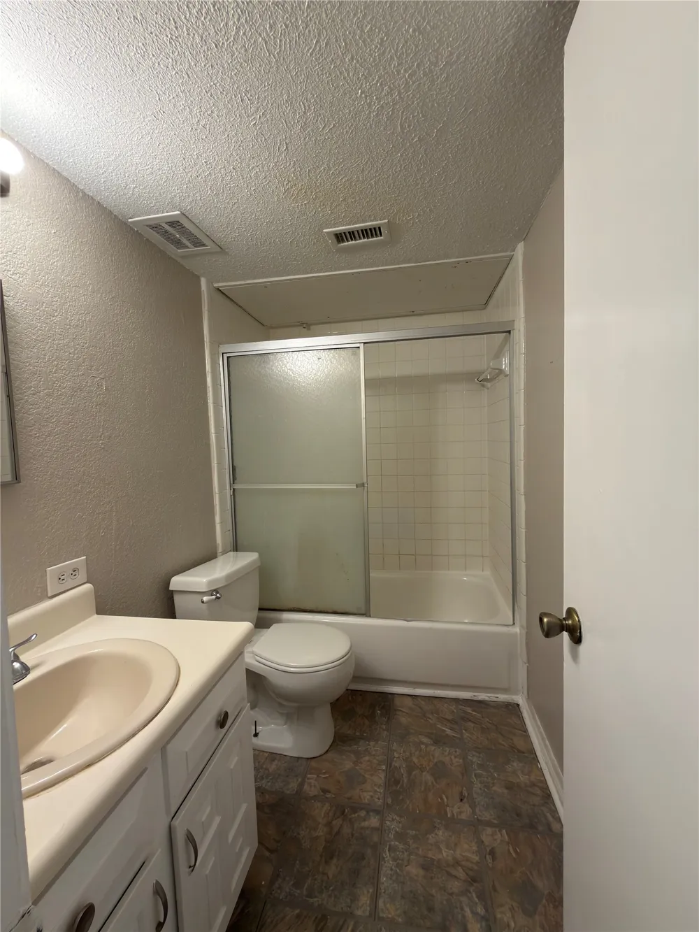 358 Valley Park Drive Garland, TX 75043