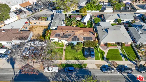 6254 Cahuenga Boulevard