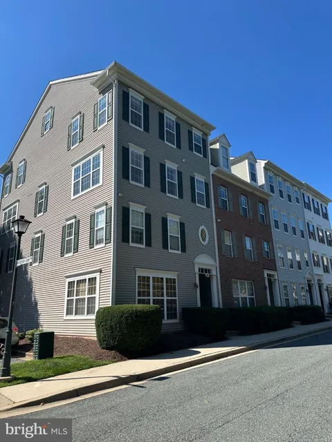 262 FOUNTAIN GREEN LANE #200