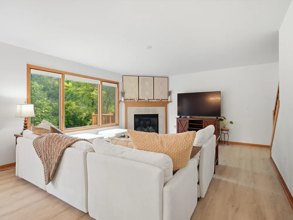 555 Sycamore Circle Saline, MI 48176