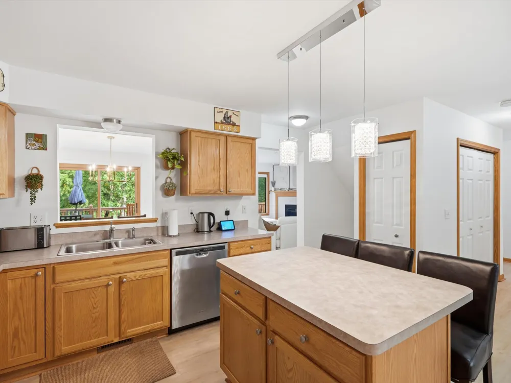 555 Sycamore Circle Saline, MI 48176