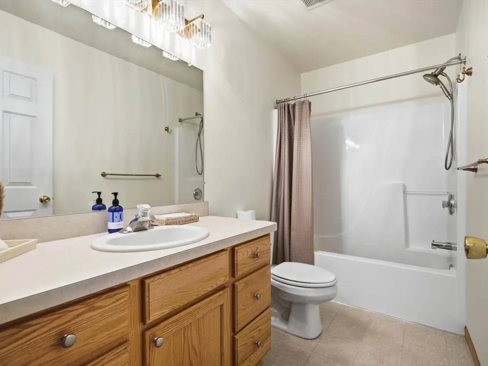 555 Sycamore Circle Saline, MI 48176
