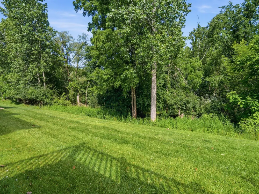555 Sycamore Circle Saline, MI 48176
