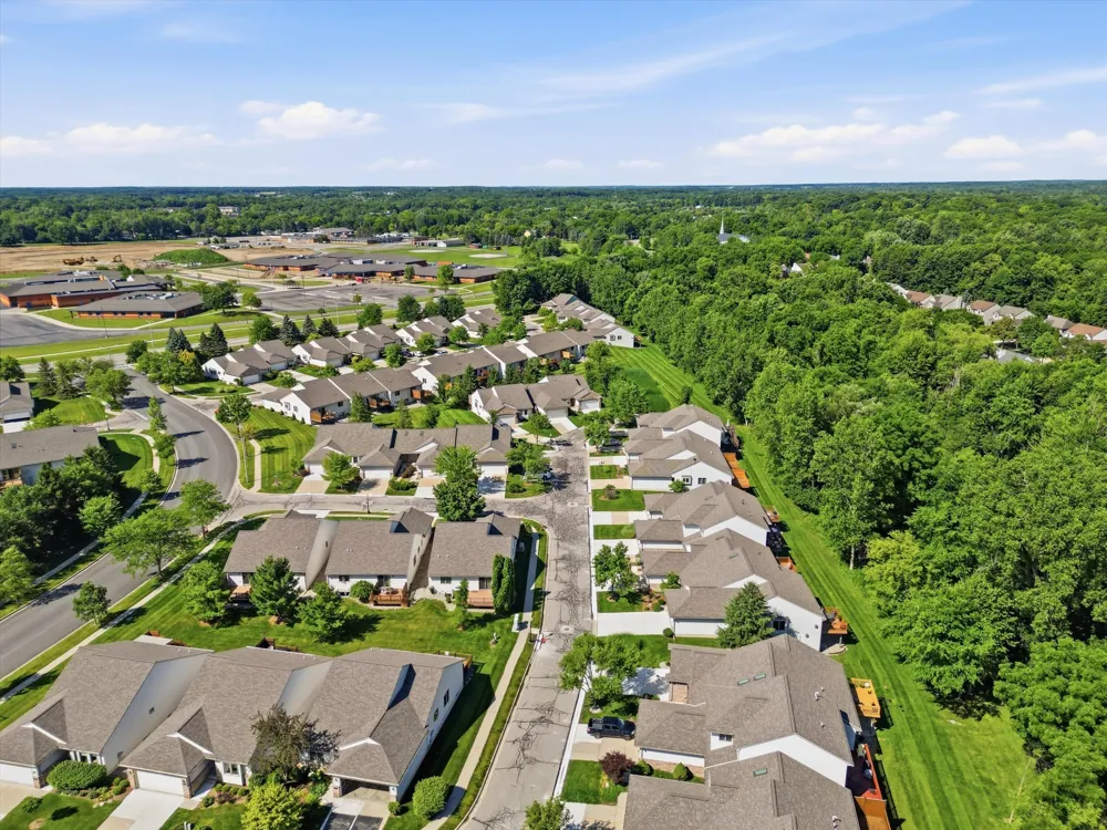 555 Sycamore Circle Saline, MI 48176