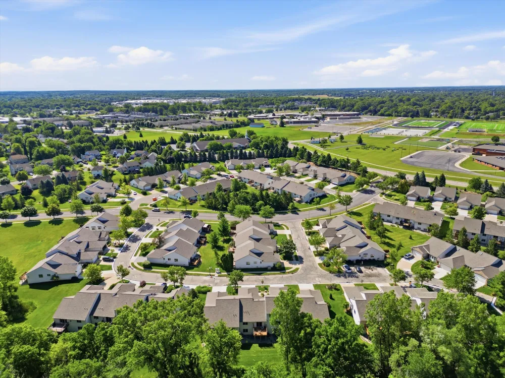 555 Sycamore Circle Saline, MI 48176