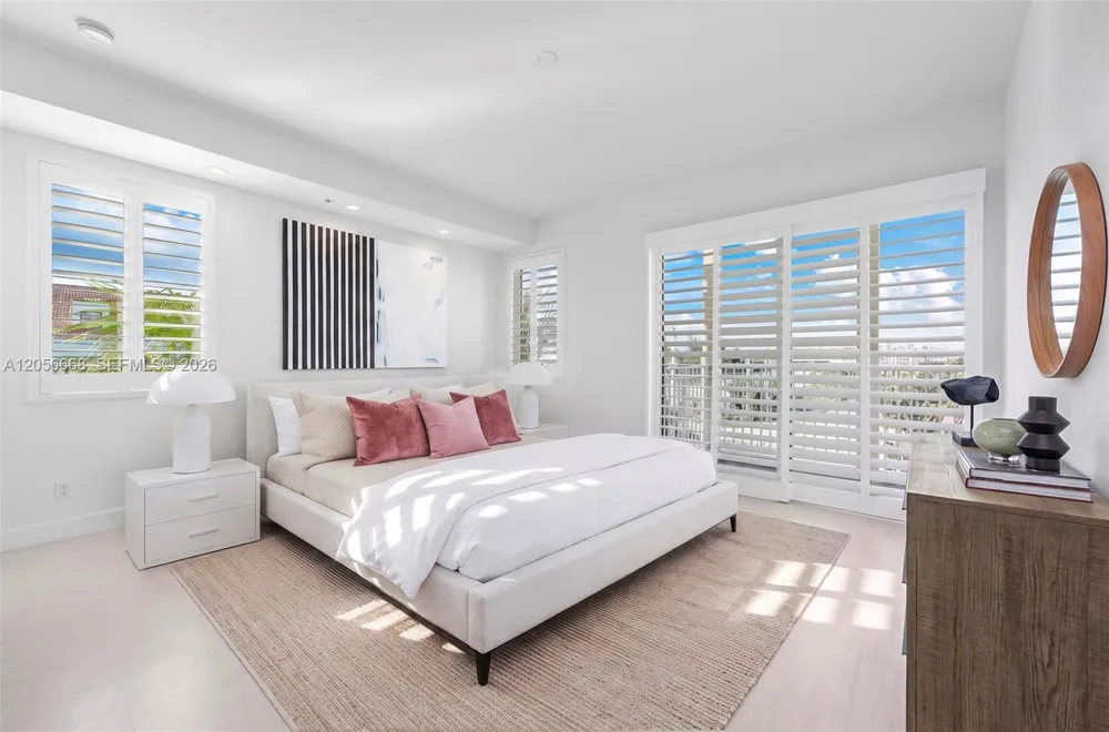 348 Elm St #B-10 Hollywood, FL 33019