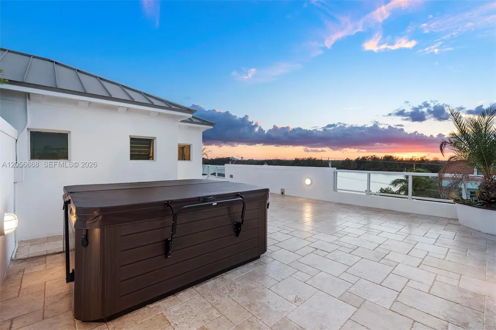 348 Elm St #B-10 Hollywood, FL 33019