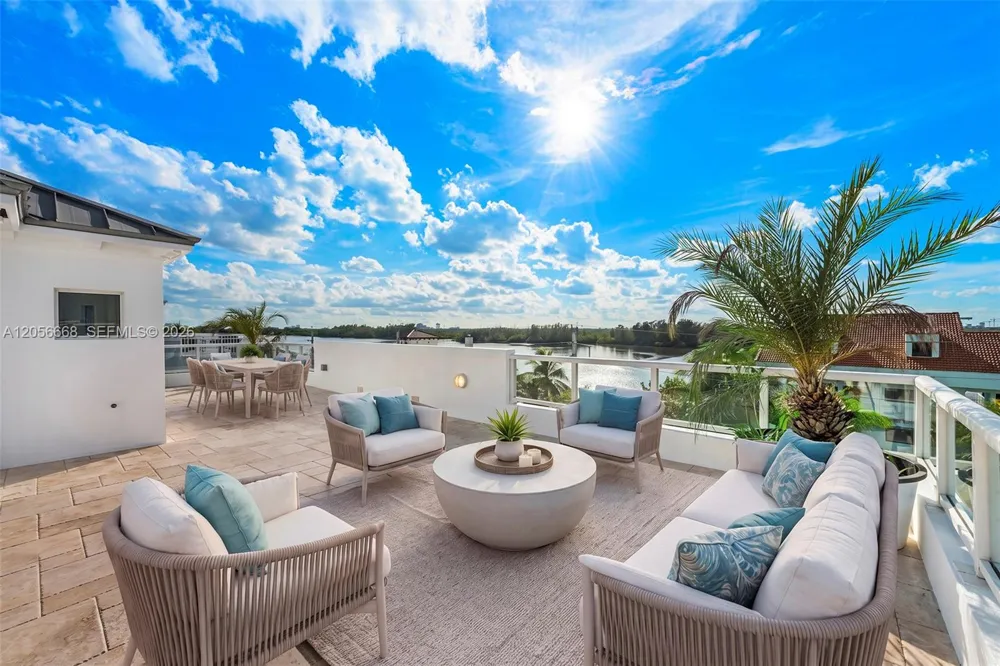 348 Elm St #B-10 Hollywood, FL 33019