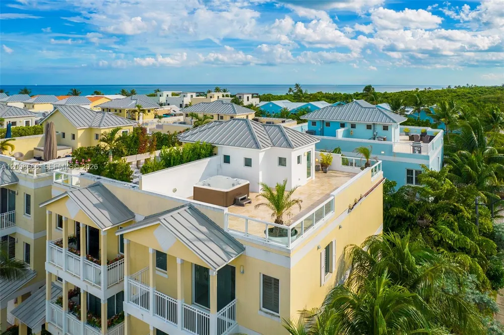 348 Elm St #B-10 Hollywood, FL 33019