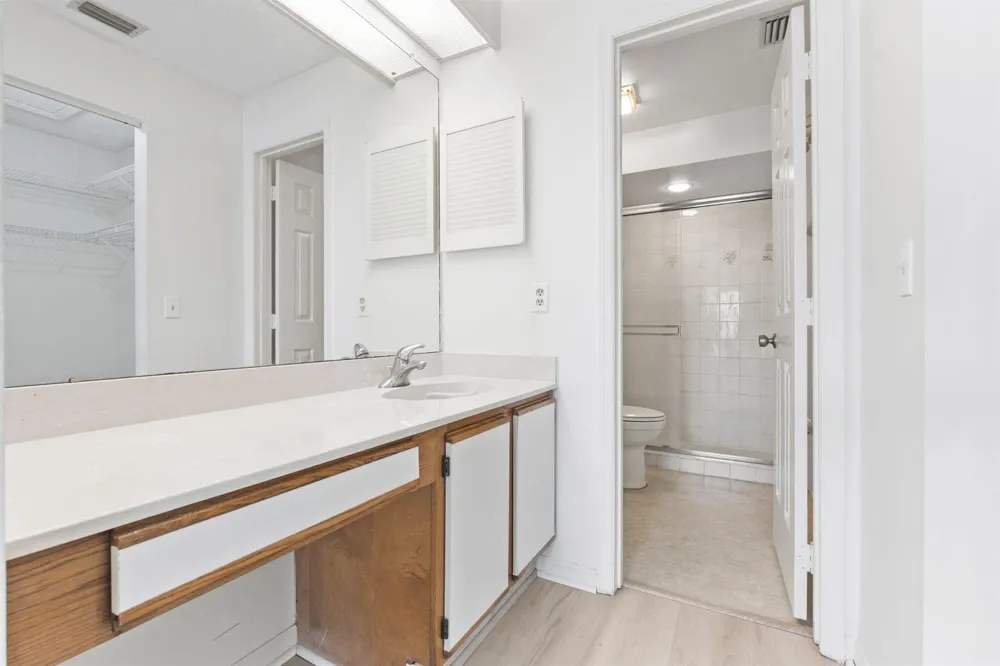 538 9TH PLACE Vero Beach, FL 32960