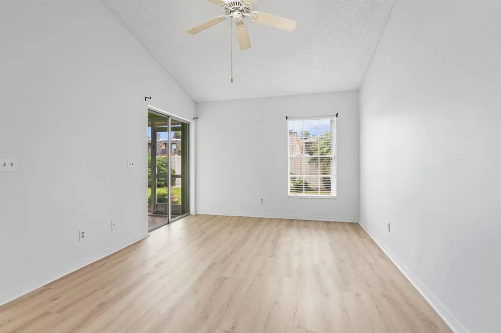 538 9TH PLACE Vero Beach, FL 32960