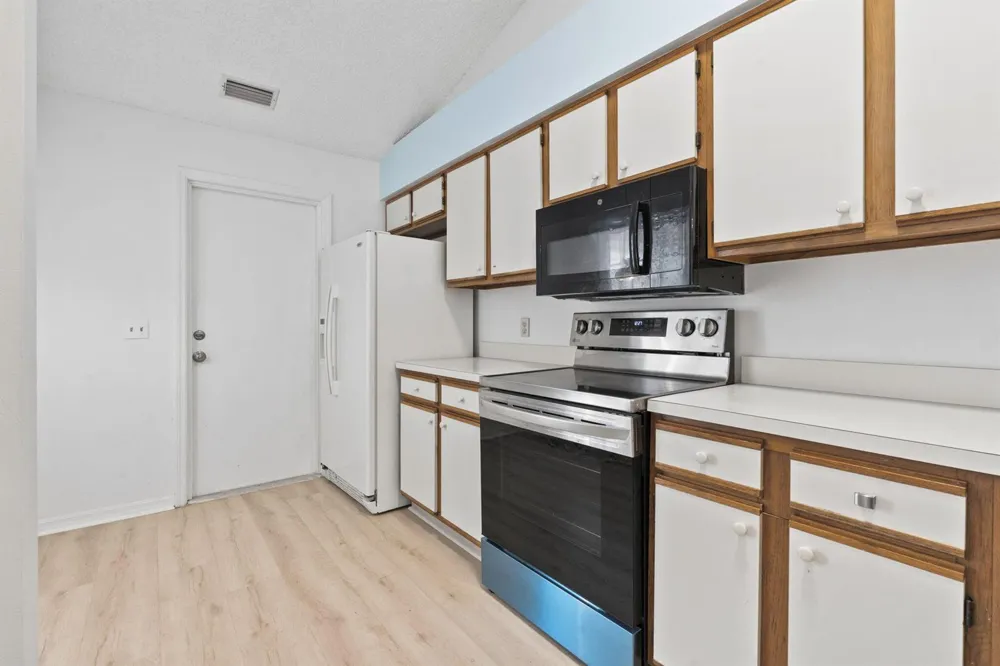 538 9TH PLACE Vero Beach, FL 32960