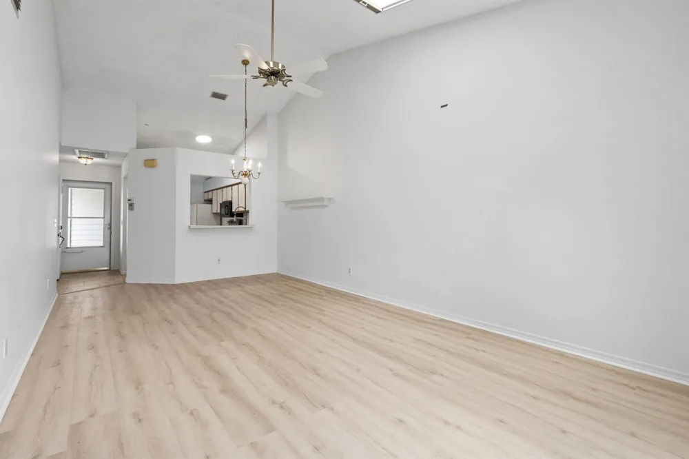 538 9TH PLACE Vero Beach, FL 32960
