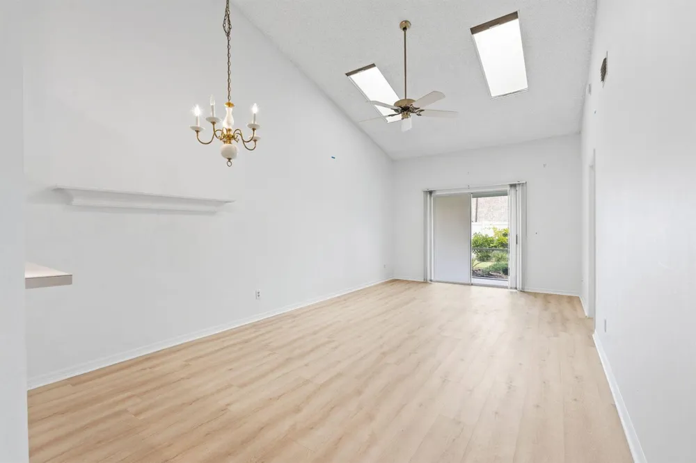 538 9TH PLACE Vero Beach, FL 32960