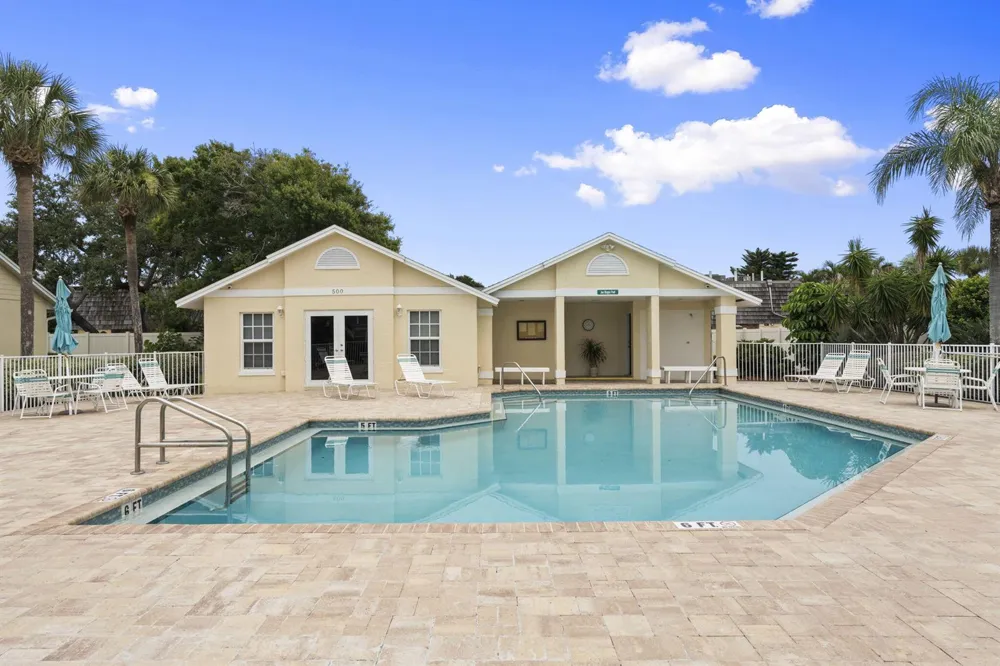 538 9TH PLACE Vero Beach, FL 32960