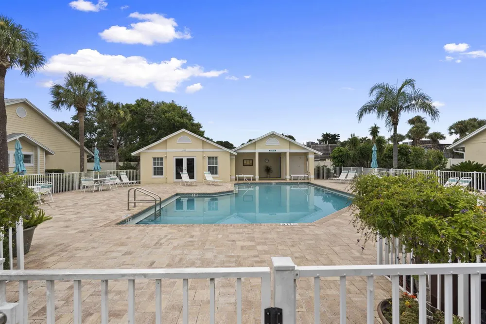 538 9TH PLACE Vero Beach, FL 32960