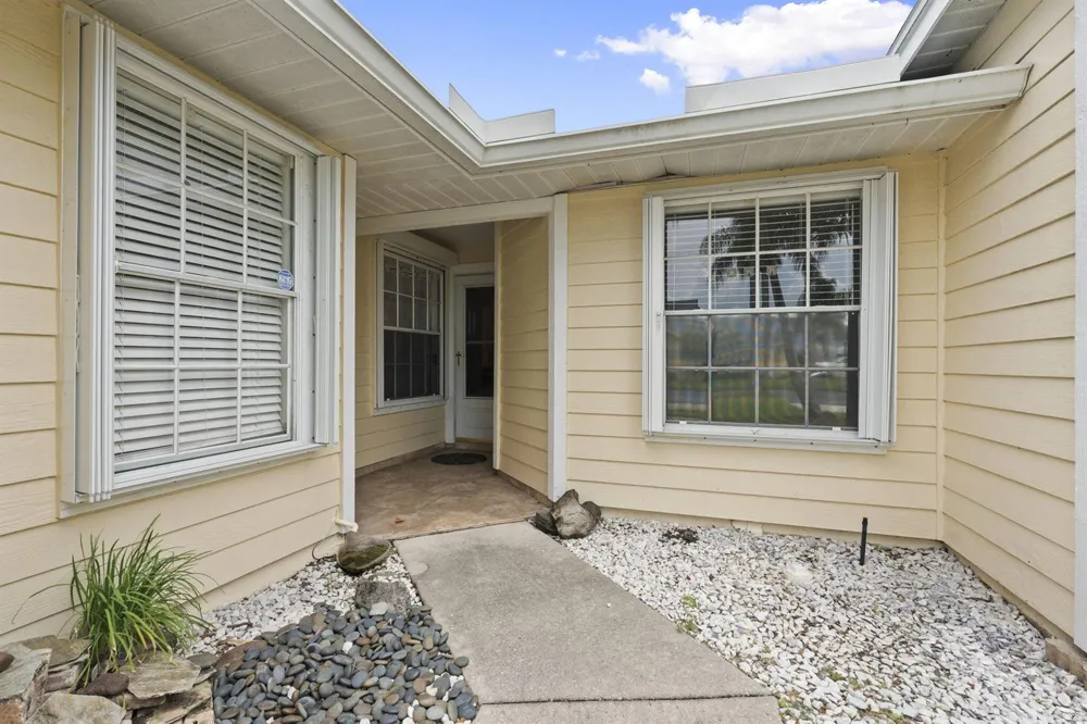 538 9TH PLACE Vero Beach, FL 32960