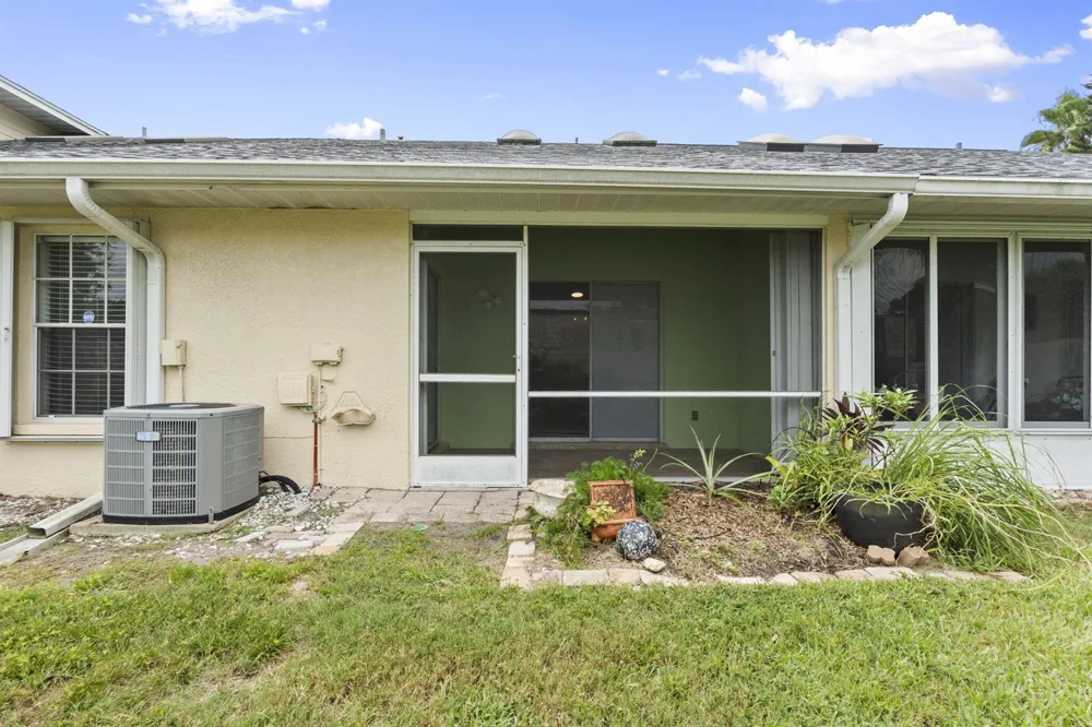 538 9TH PLACE Vero Beach, FL 32960