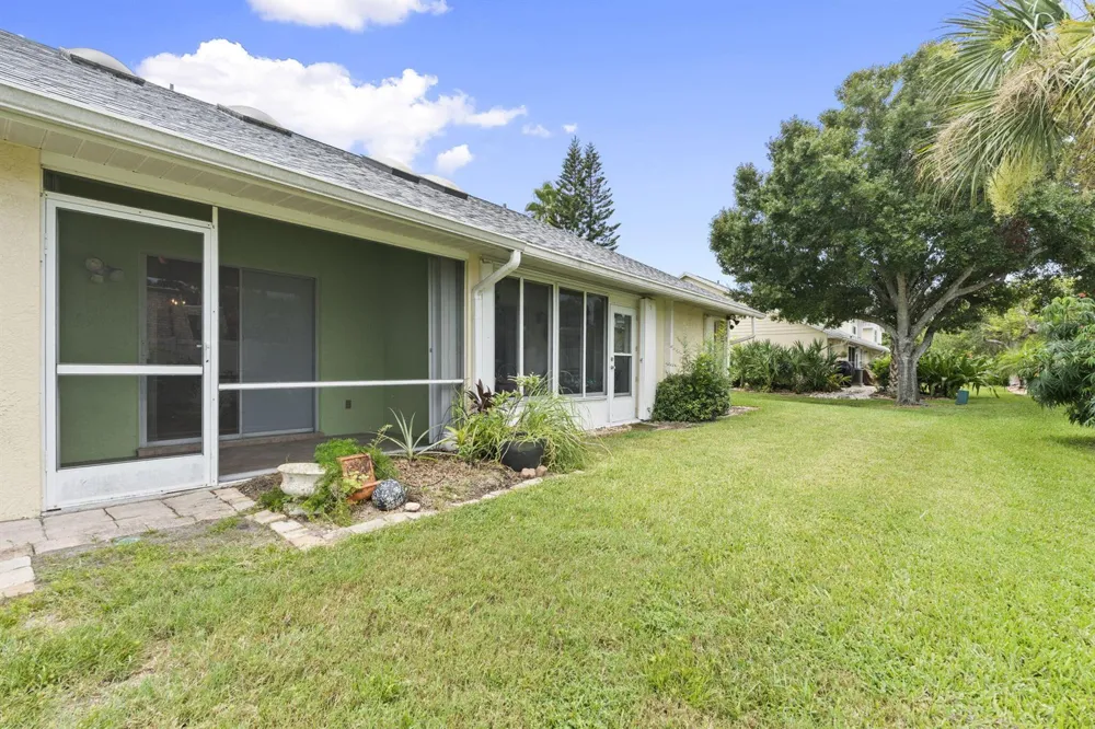 538 9TH PLACE Vero Beach, FL 32960