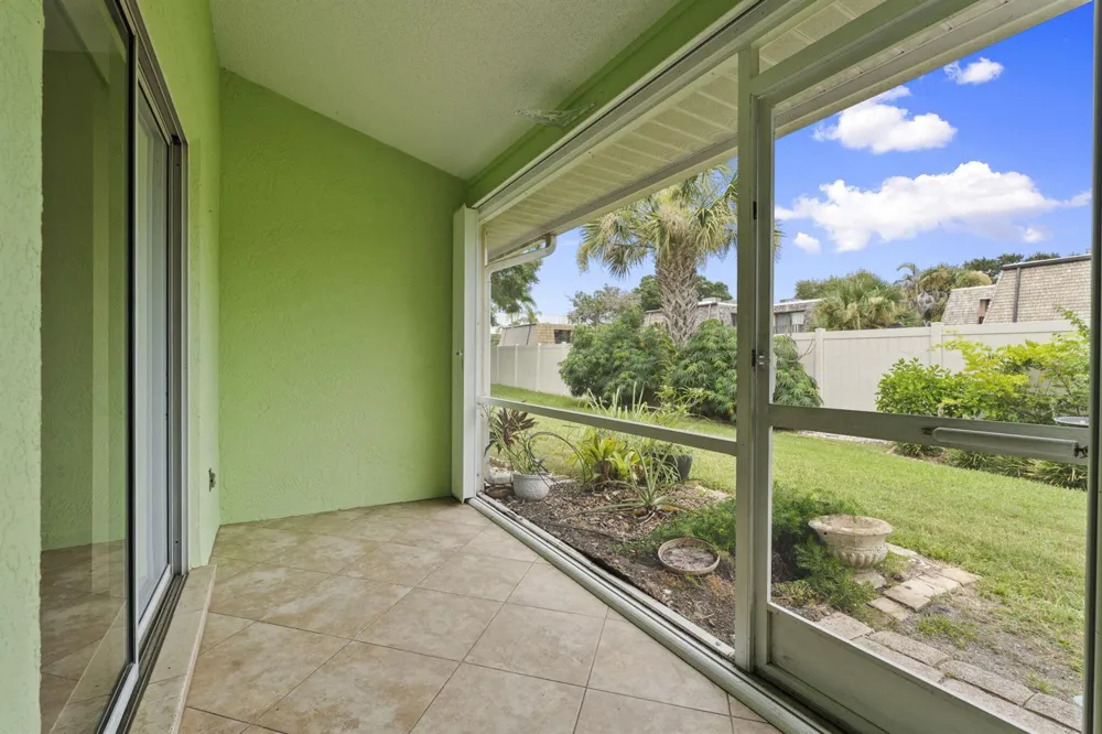 538 9TH PLACE Vero Beach, FL 32960