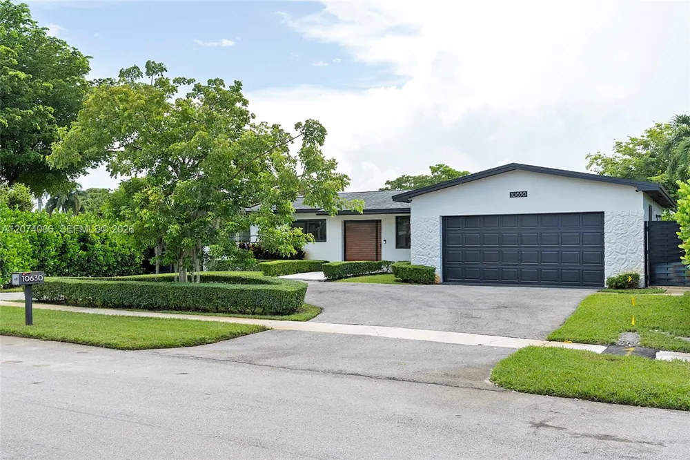 10630 NW 19th Pl Pembroke Pines, FL 33026