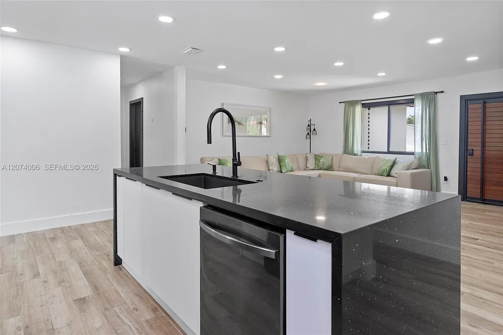 10630 NW 19th Pl Pembroke Pines, FL 33026
