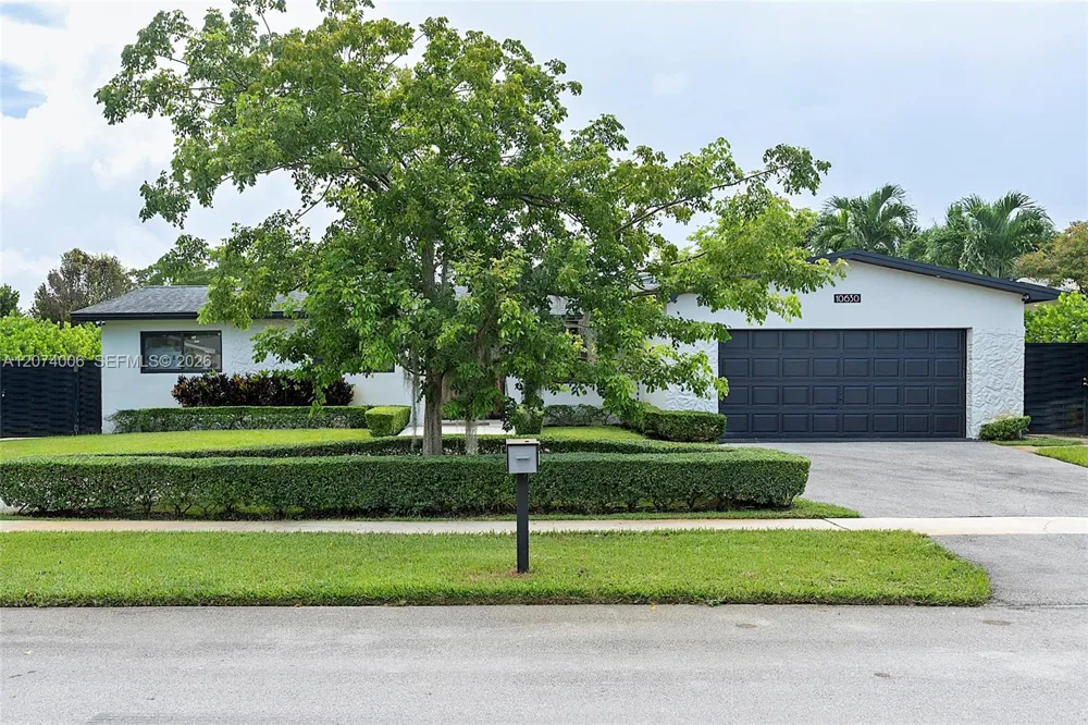 10630 NW 19th Pl Pembroke Pines, FL 33026