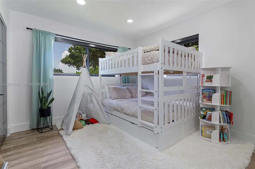 10630 NW 19th Pl Pembroke Pines, FL 33026