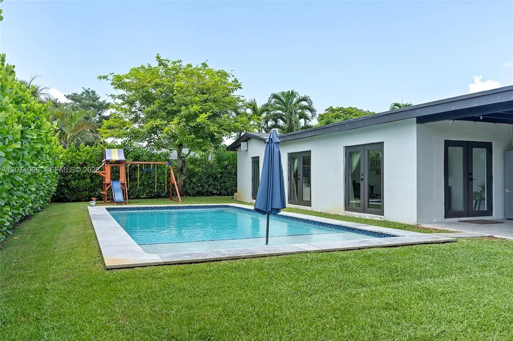 10630 NW 19th Pl Pembroke Pines, FL 33026