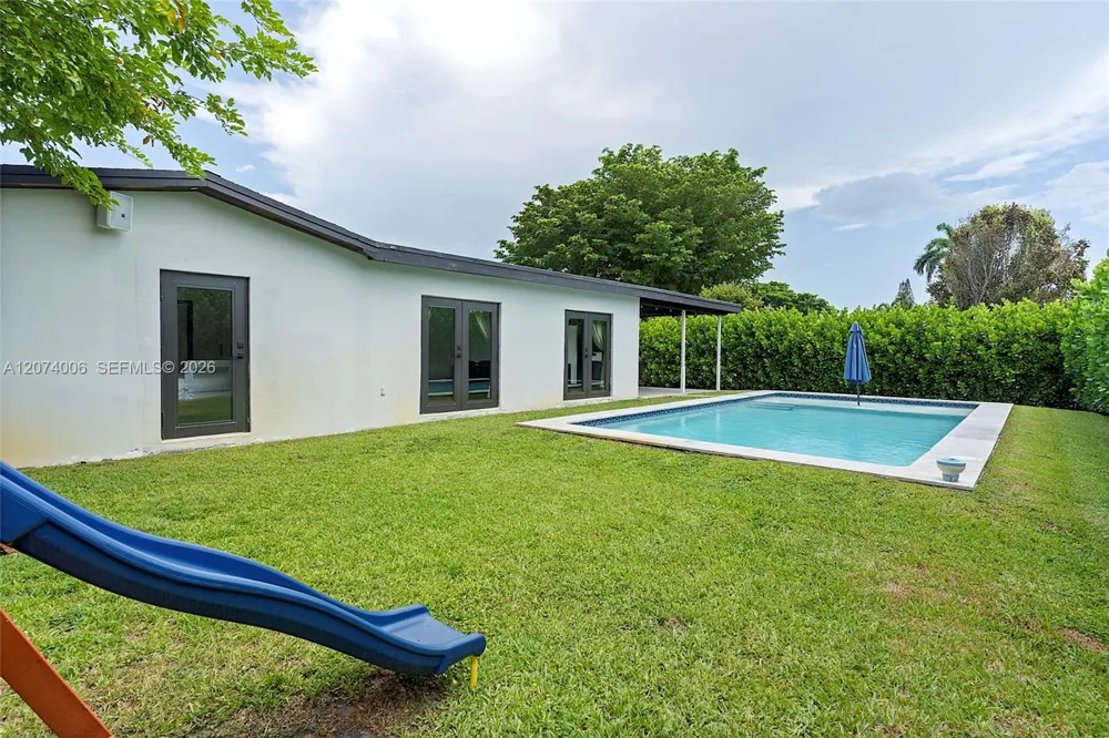 10630 NW 19th Pl Pembroke Pines, FL 33026