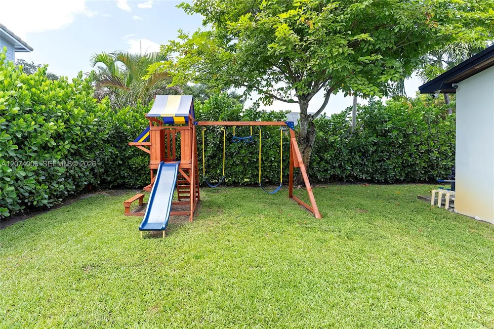 10630 NW 19th Pl Pembroke Pines, FL 33026