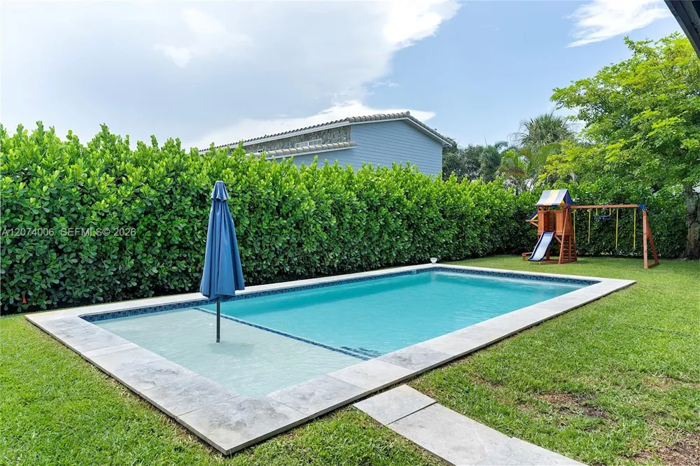 10630 NW 19th Pl Pembroke Pines, FL 33026