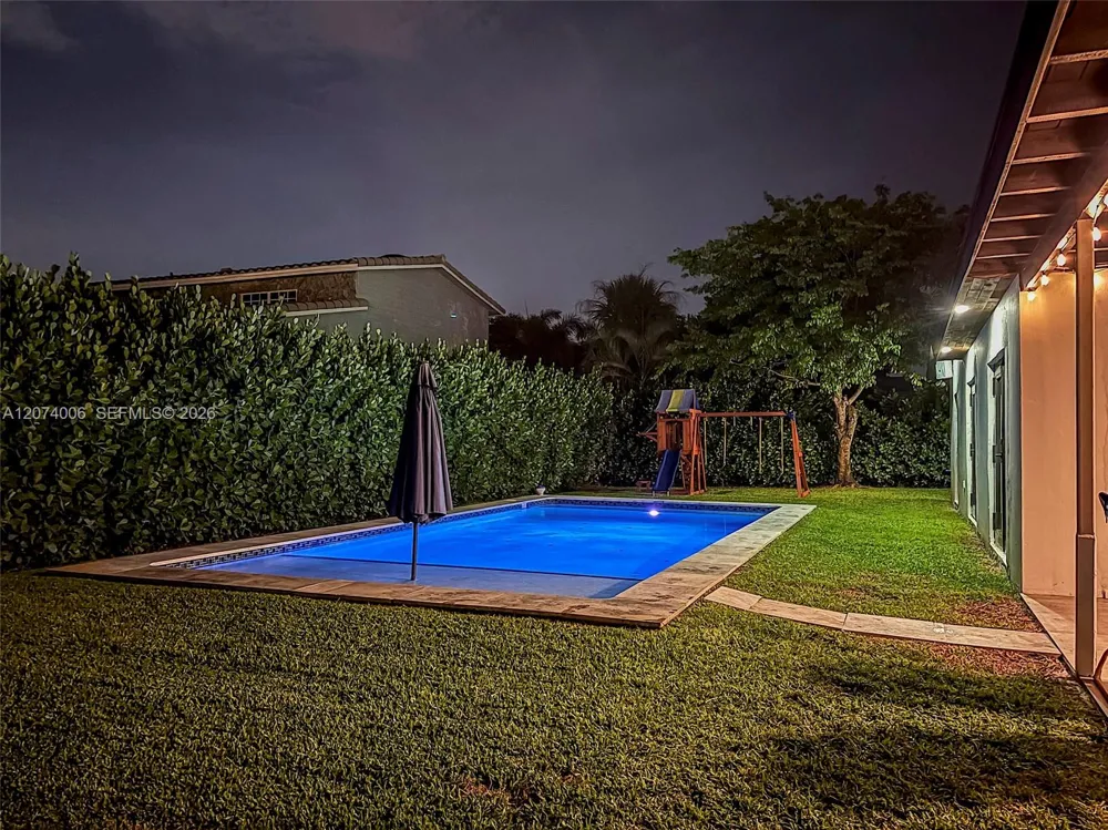 10630 NW 19th Pl Pembroke Pines, FL 33026